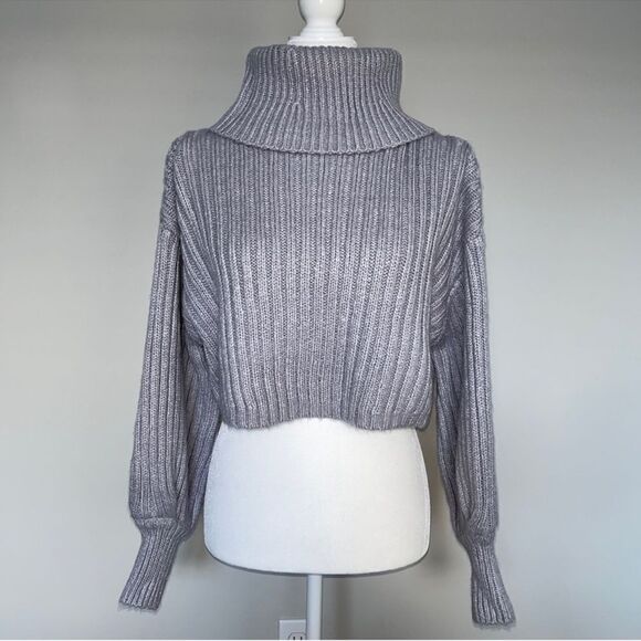 Urban Outfitters Mia Turtleneck Cropped Gray Sweater M - Picture 2 of 6